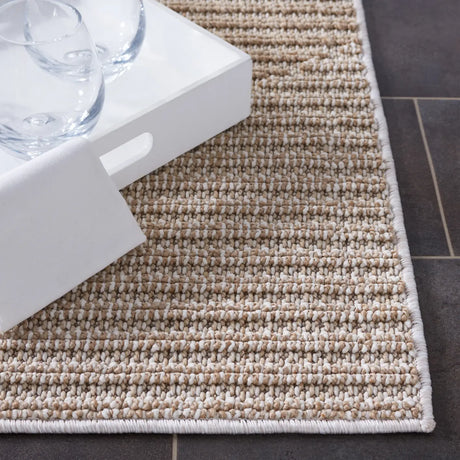 Safavieh Global 4'-0" x 6'-0" Rug in Beige / Ivory