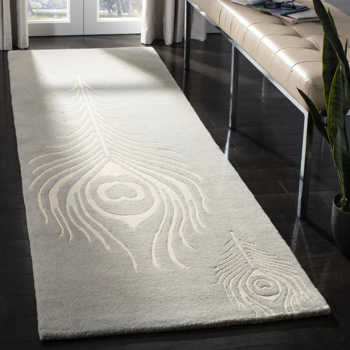 Safavieh Soho 2'-6" x 10'-0" Rug in Grey / Ivory