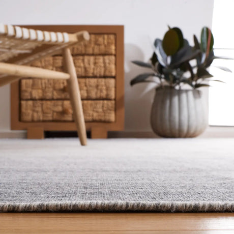 Safavieh Kilim 4'-0" x 6'-0" Rug in Dark Grey / Ivory