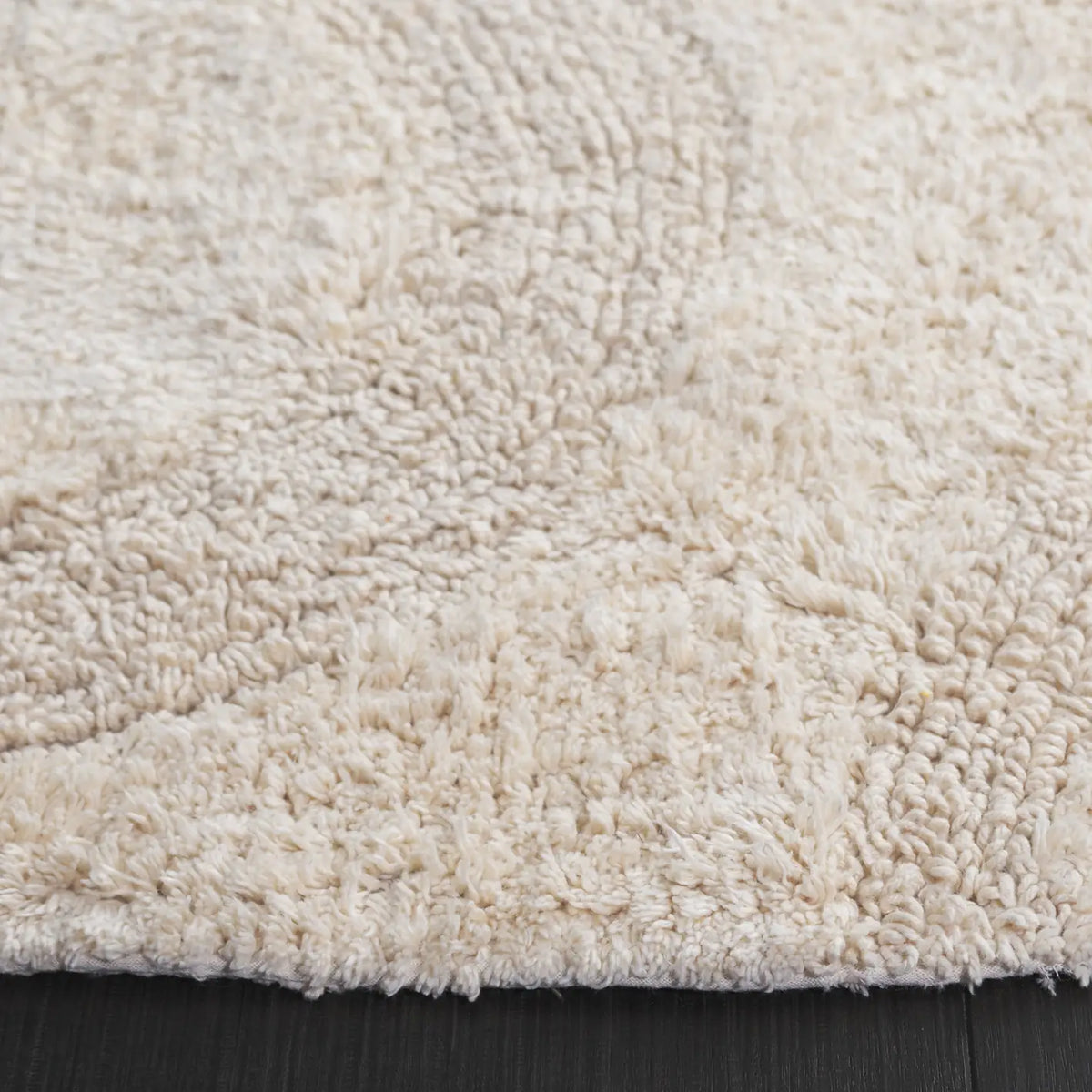 Safavieh Easy Care 6'-0" x 6'-0" Rug in Ivory