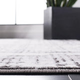 Safavieh Amelia 4'-5" x 6'-5" Rug in Grey / Charcoal