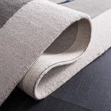 Safavieh Rodeo Drive 5'-0" x 8'-0" Rug in Grey / Silver
