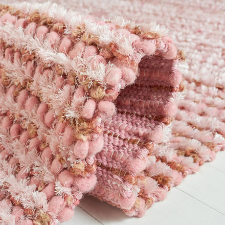 Safavieh Classic Shag 4'-0" x 6'-0" Rug in Pink