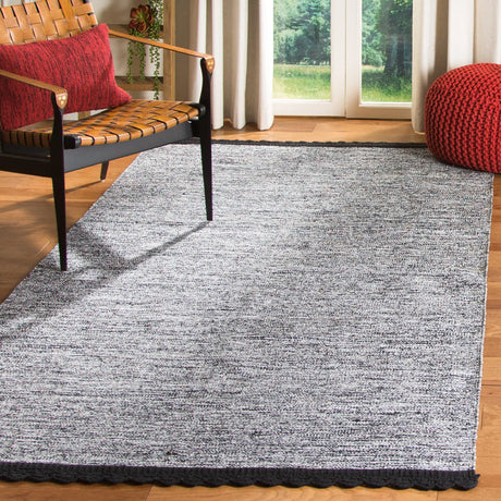 Safavieh Montauk 5'-0" x 8'-0" Rug in Black