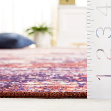Safavieh Tucson 4'-0" x 6'-0" Rug in Beige / Red