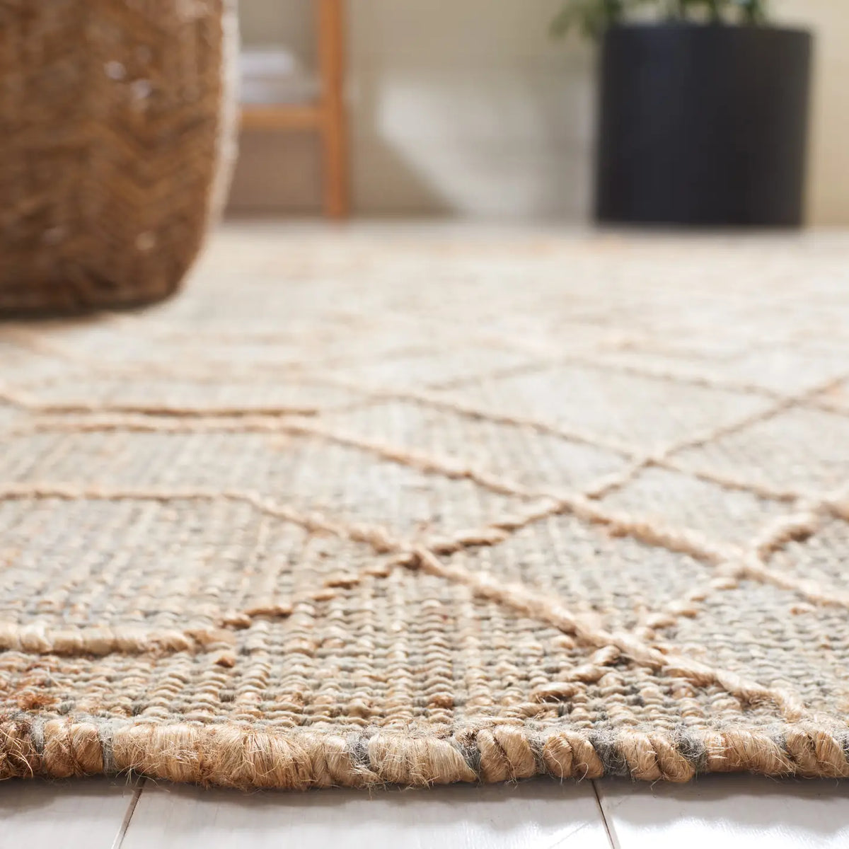 Safavieh Natural Fiber 4'-0" x 6'-0" Rug in Natural / Beige