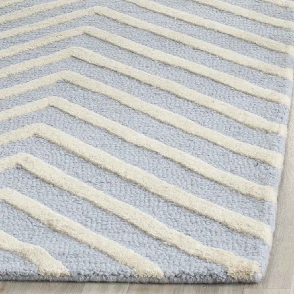 Safavieh Cambridge 2'-6" x 10'-0" Rug in Light Blue / Ivory