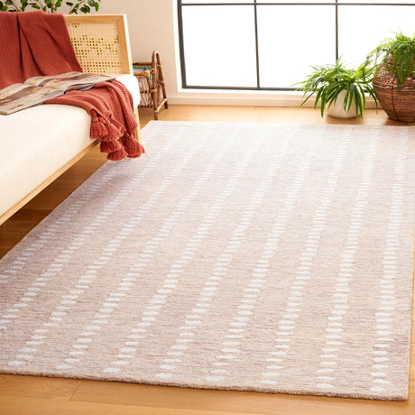 Safavieh Abstract 4'-0" x 6'-0" Rug in Beige / Ivory