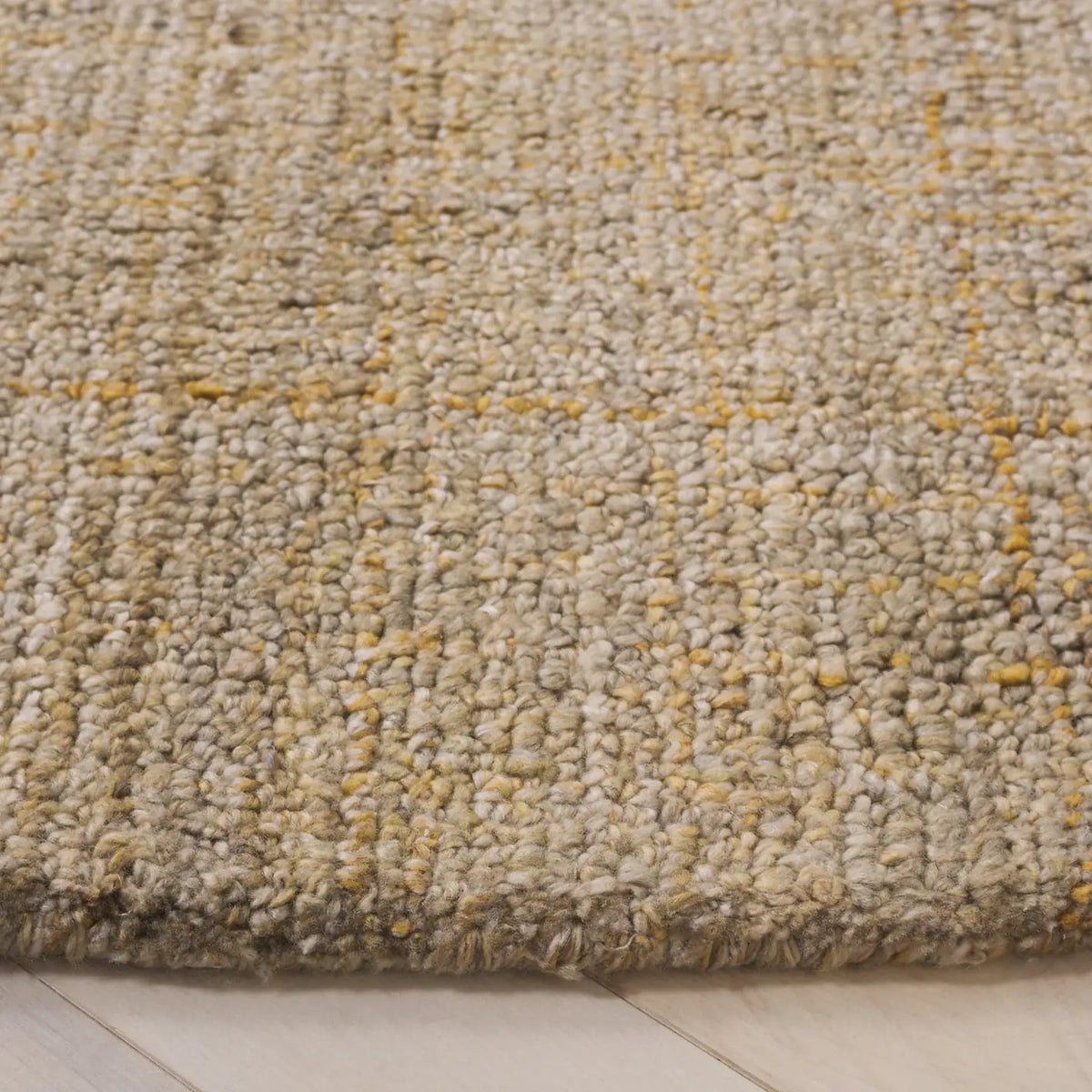 Safavieh Abstract 6'-0" x 6'-0" Rug in Light Green / Beige