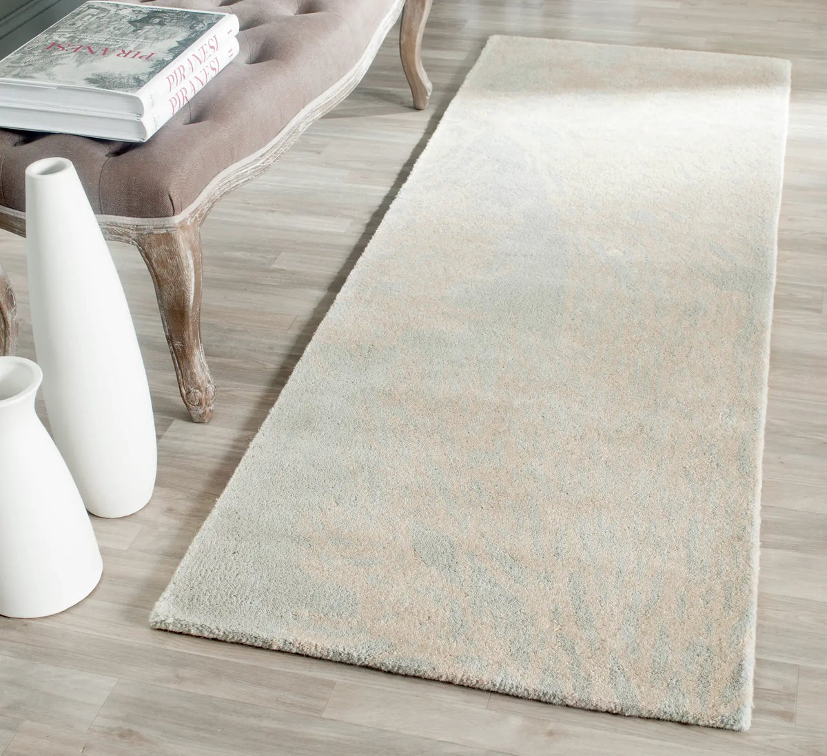 Safavieh Bella 2'-3" x 7'-0" Rug in Grey / Ivory