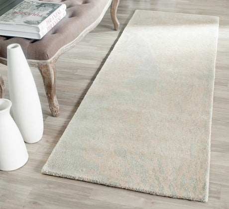 Safavieh Bella 2'-3" x 7'-0" Rug in Grey / Ivory