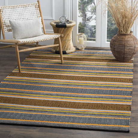 Safavieh Montauk 5'-0" x 8'-0" Rug in Navy / Multi