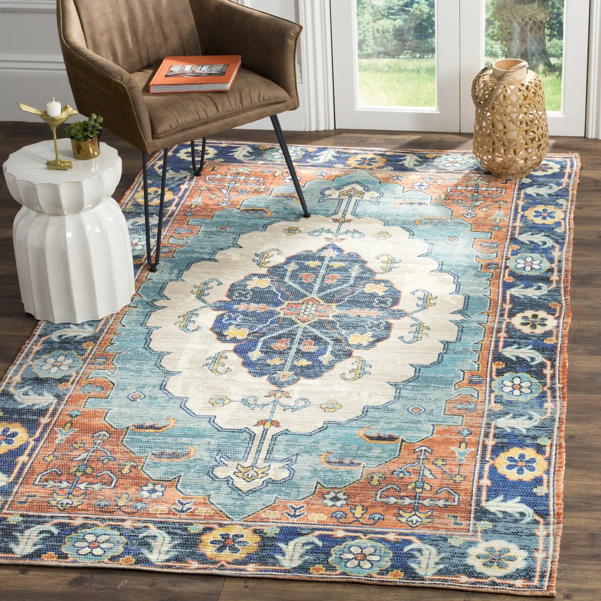 Safavieh Saffron 4'-0" x 6'-0" Rug in Blue / Coral