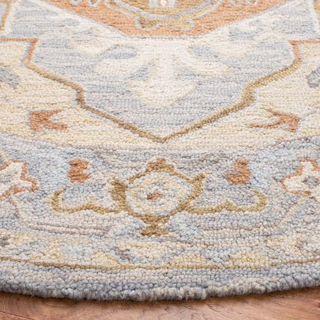 Safavieh Heritage 6'-0" x 6'-0" Rug in Beige / Grey