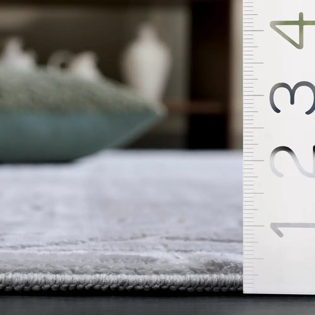 Safavieh Loft 5'-0" x 8'-0" Rug in Greige