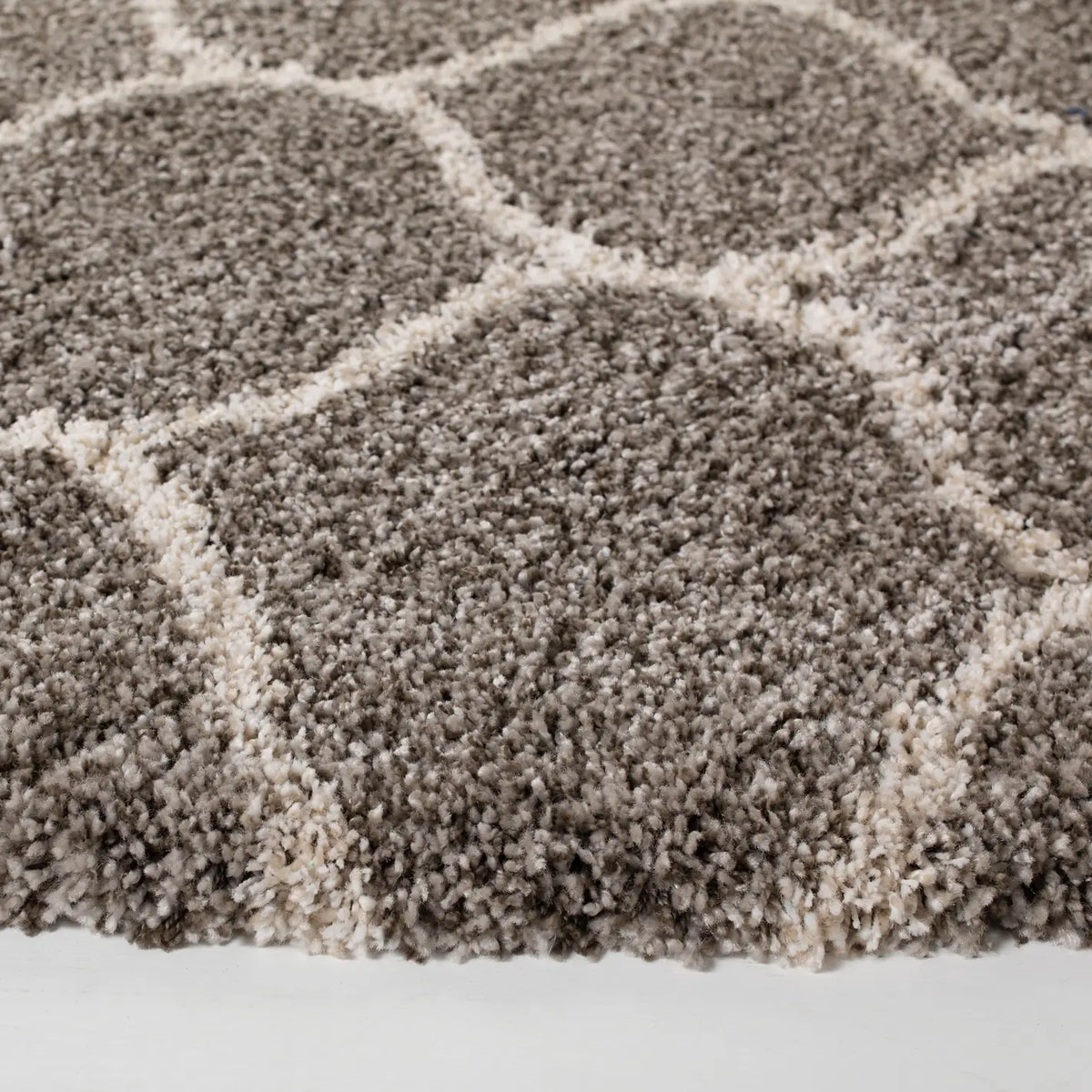 Safavieh Hudson Shag 7'-0" x 7'-0" Rug in Grey / Ivory