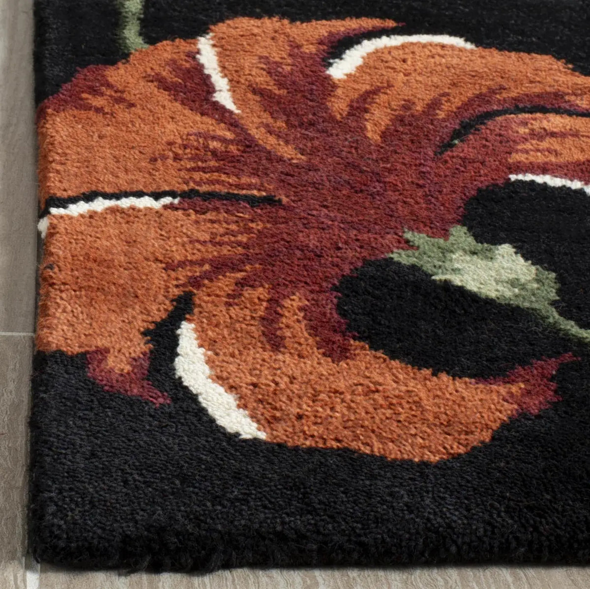 Safavieh Soho 3'-6" x 5'-6" Rug in Black / Multi