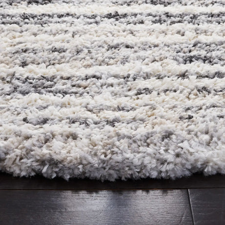 Safavieh Fontana Shag  800 10'-0" x 10'-0" Rug in Ivory / Grey