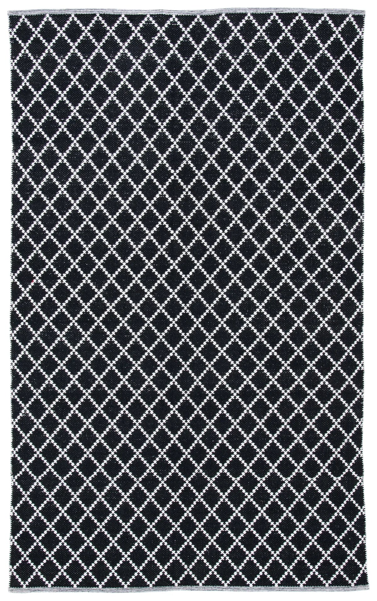Safavieh Montauk 4'-0" x 6'-0" Rug in Black / Ivory