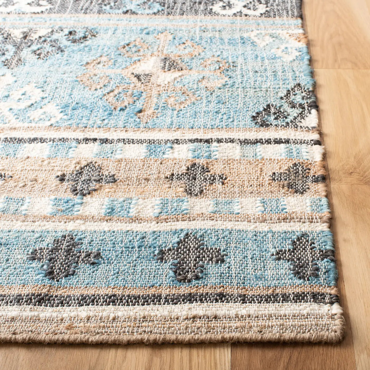 Safavieh Kilim 4'-0" x 6'-0" Rug in Blue / Ivory