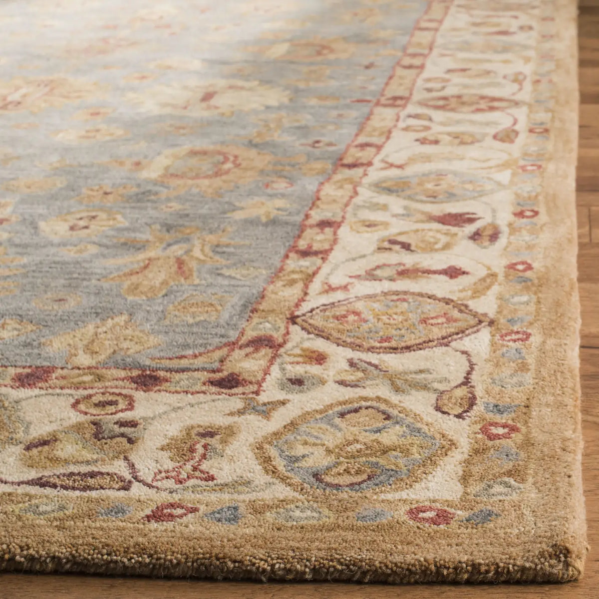 Safavieh Anatolia 4'-0" x 6'-0" Rug in Blue / Ivory