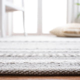Safavieh Montauk 5'-0" x 8'-0" Rug in Grey / Ivory