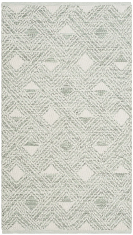 Safavieh Montauk 2'-3" x 3'-9" Rug in Light Green / Ivory