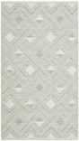 Safavieh Montauk 2'-3" x 3'-9" Rug in Light Green / Ivory