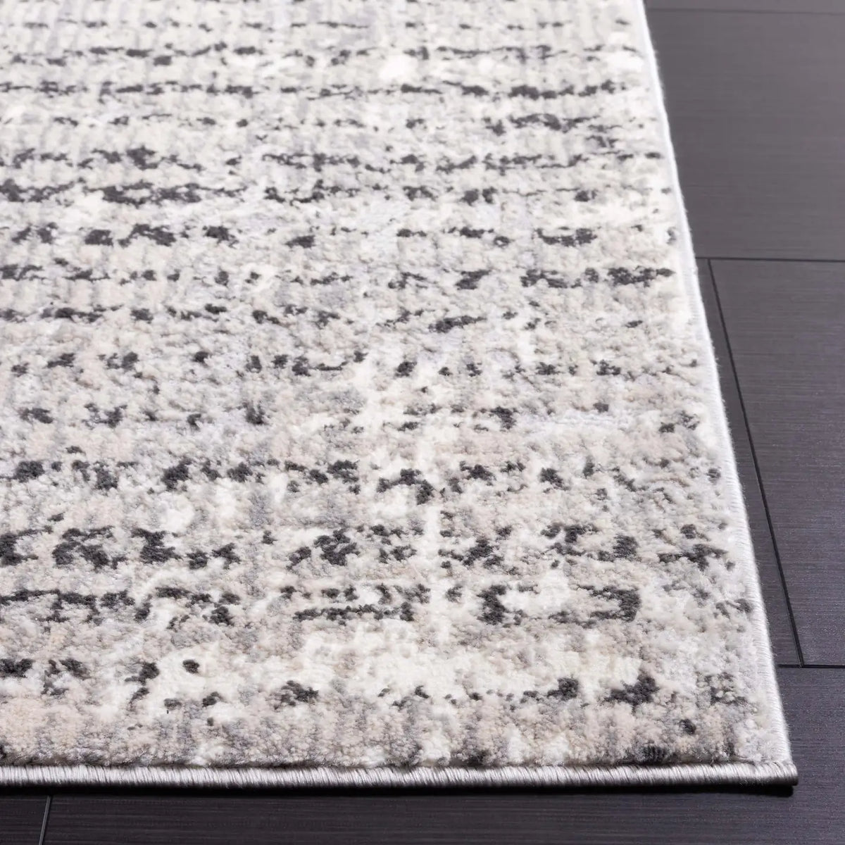 Safavieh Lagoon 4'-0" x 6'-0" Rug in Grey / Beige