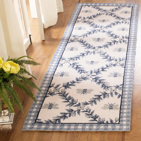 Safavieh Chelsea 2'-6" x 10'-0" Rug in Ivory / Blue