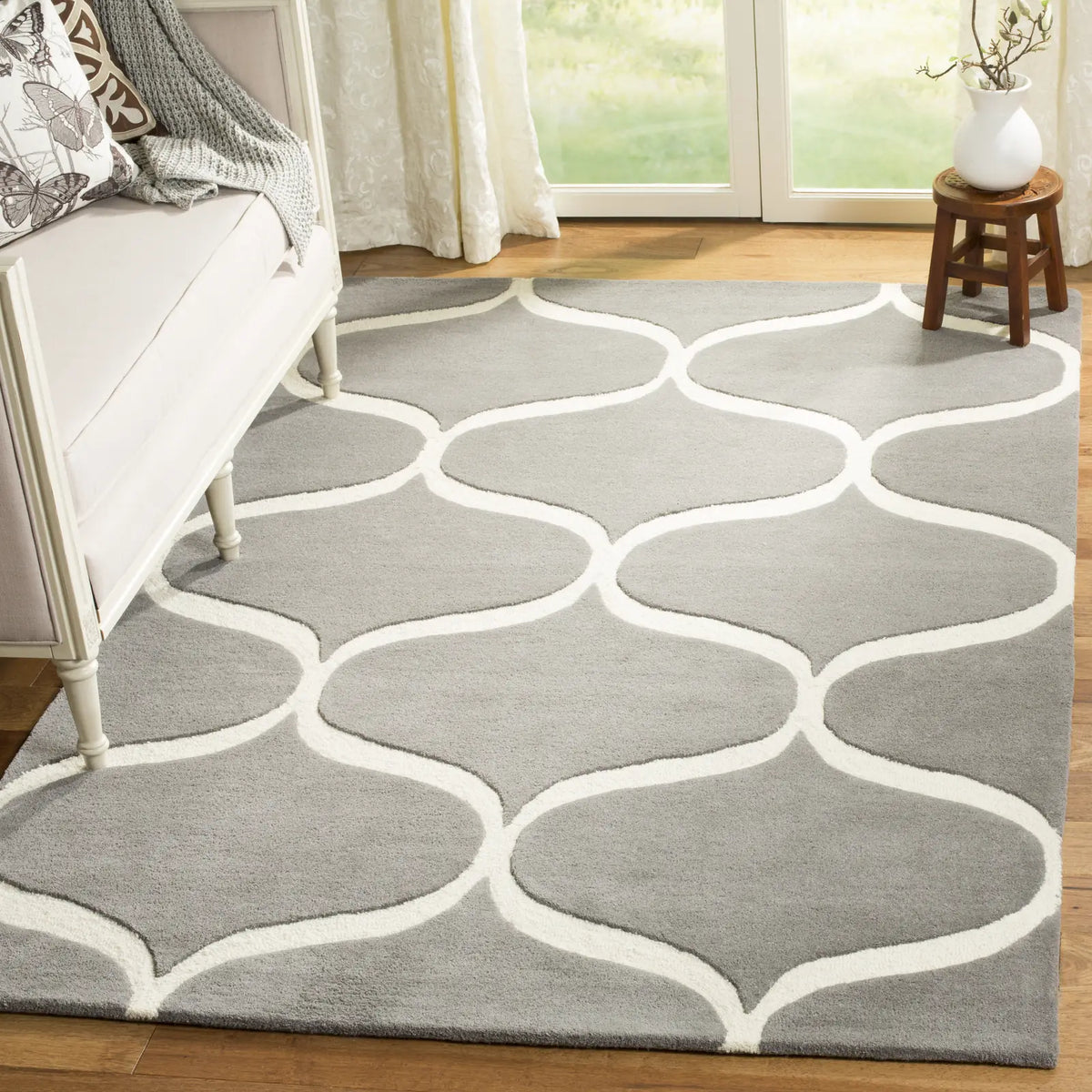Safavieh Cambridge 4'-0" x 6'-0" Rug in Dark Grey / Ivory