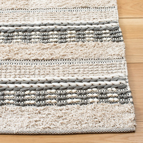 Safavieh Natura 4'-0" x 6'-0" Rug in Beige / Grey