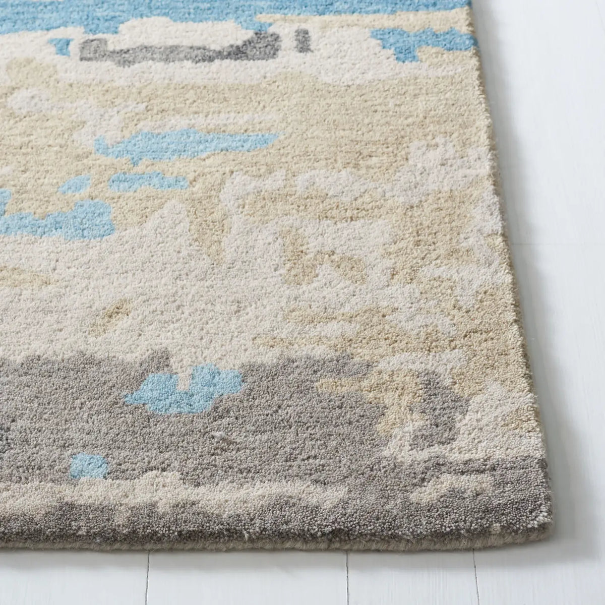 Safavieh Soho 4'-0" x 6'-0" Rug in Beige / Blue