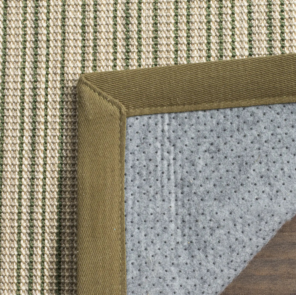 Safavieh Natural Fiber 5'-0" x 8'-0" Rug in Green / Green