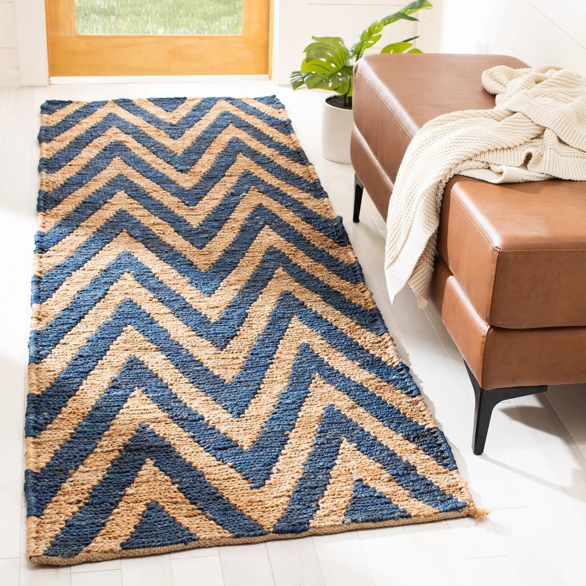Safavieh Organic 2'-6" x 10'-0" Rug in Blue / Natural