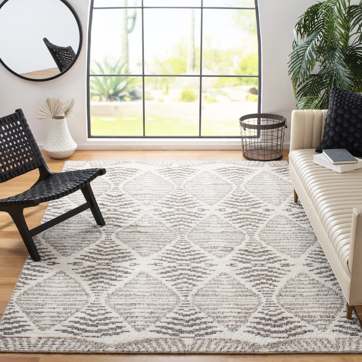 Safavieh Kenya 6'-0" x 9'-0" Rug in Grey / Ivory