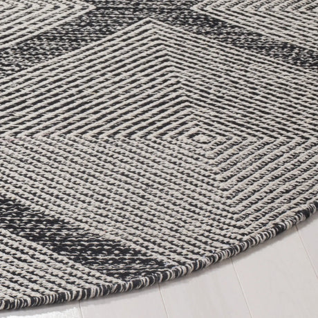 Safavieh Montauk 6'-0" x 6'-0" Rug in Black