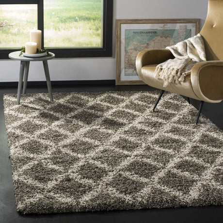Safavieh Hudson Shag 5'-1" x 7'-6" Rug in Grey / Ivory
