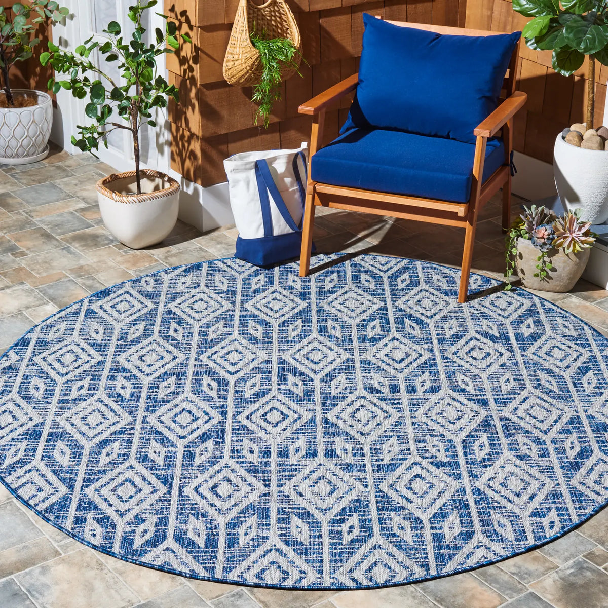 Safavieh Courtyard 6'-7" x 6'-7" Rug in Navy / Grey