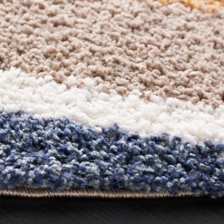 Safavieh Calico Shag 6'-7" x 6'-7" Rug in Taupe / Ivory