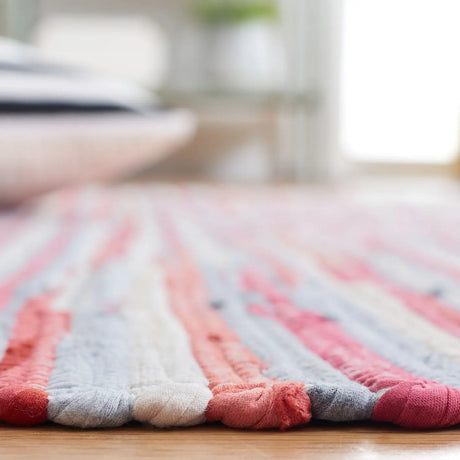 Safavieh Rag Rug 4'-0" x 6'-0" Rug in Red / Multi