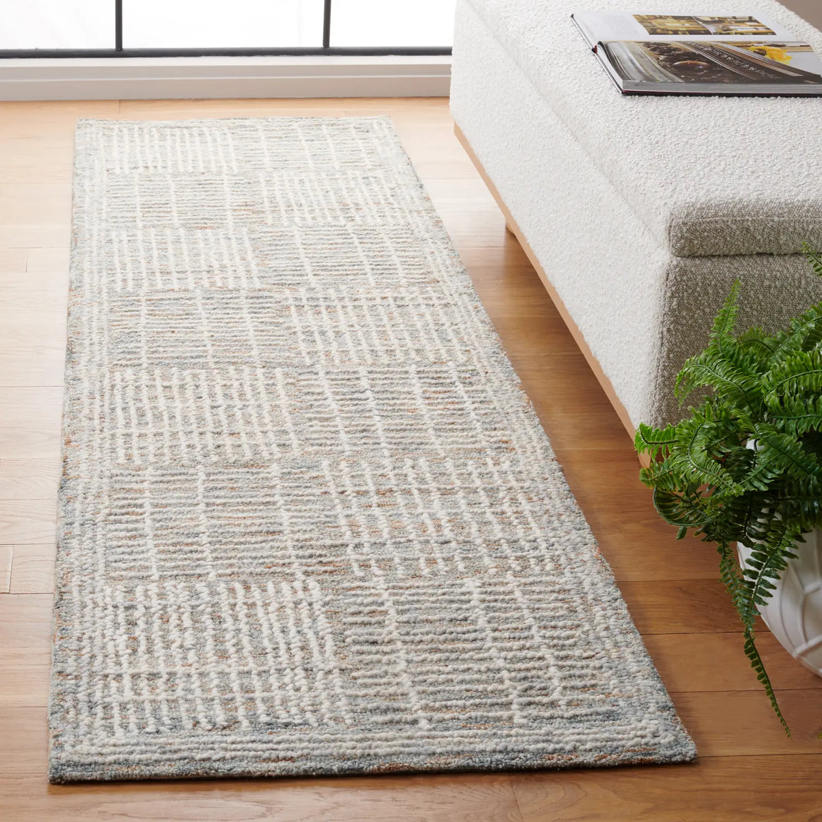 Safavieh Abstract 2'-3" x 7'-0" Rug in Brown / Ivory