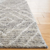 Safavieh Kenya 4'-0" x 6'-0" Rug in Grey / Ivory