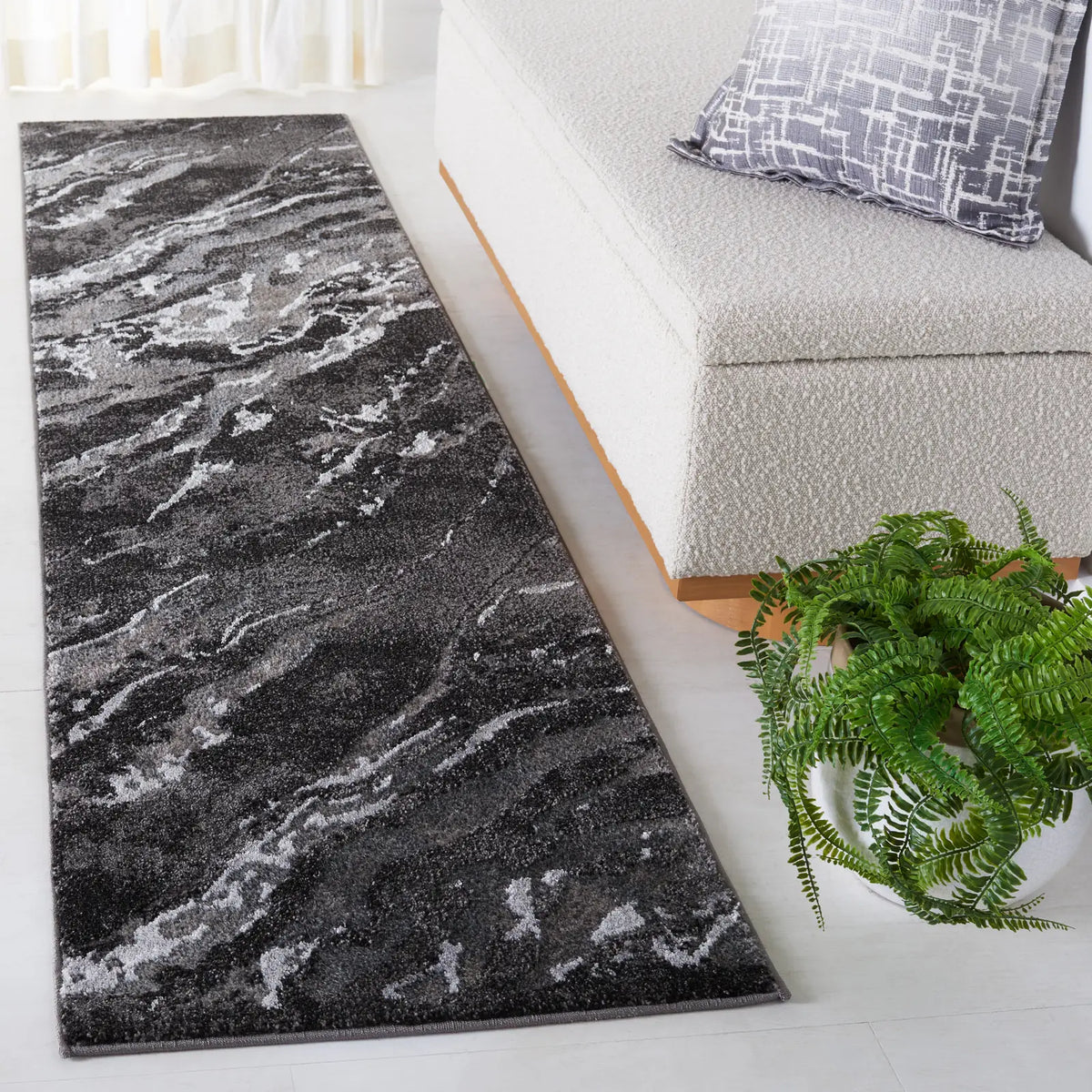 Safavieh Pacific 2'-2" x 9'-0" Rug in Grey / Black