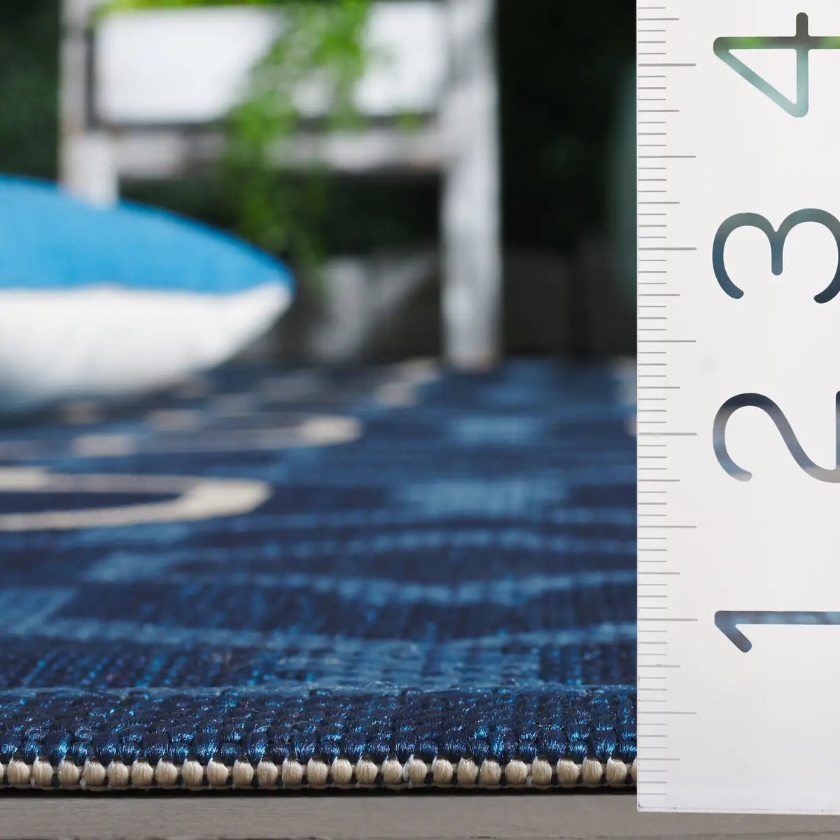 Safavieh Courtyard 4'-0" x 5'-7" Rug in Navy / Beige