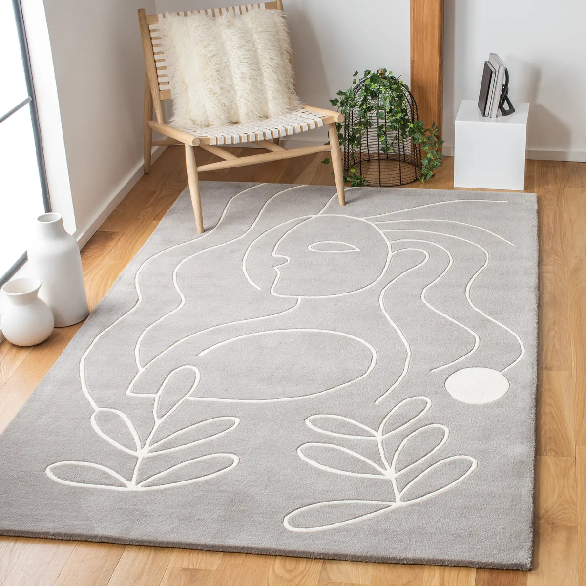 Safavieh Fifth Avenue 4'-0" x 6'-0" Rug in Grey / Ivory