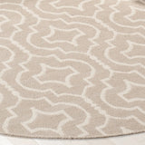 Safavieh Montauk 6'-0" x 6'-0" Rug in Grey / Ivory
