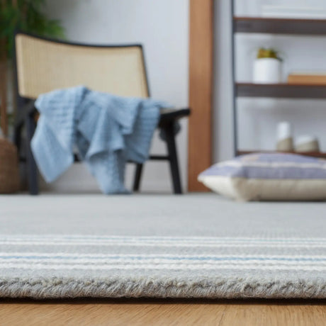 Safavieh Metro 6'-0" x 9'-0" Rug in Grey / Blue