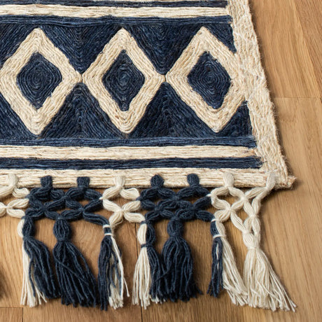 Safavieh Sahara 4'-0" x 6'-0" Rug in Blue / Beige