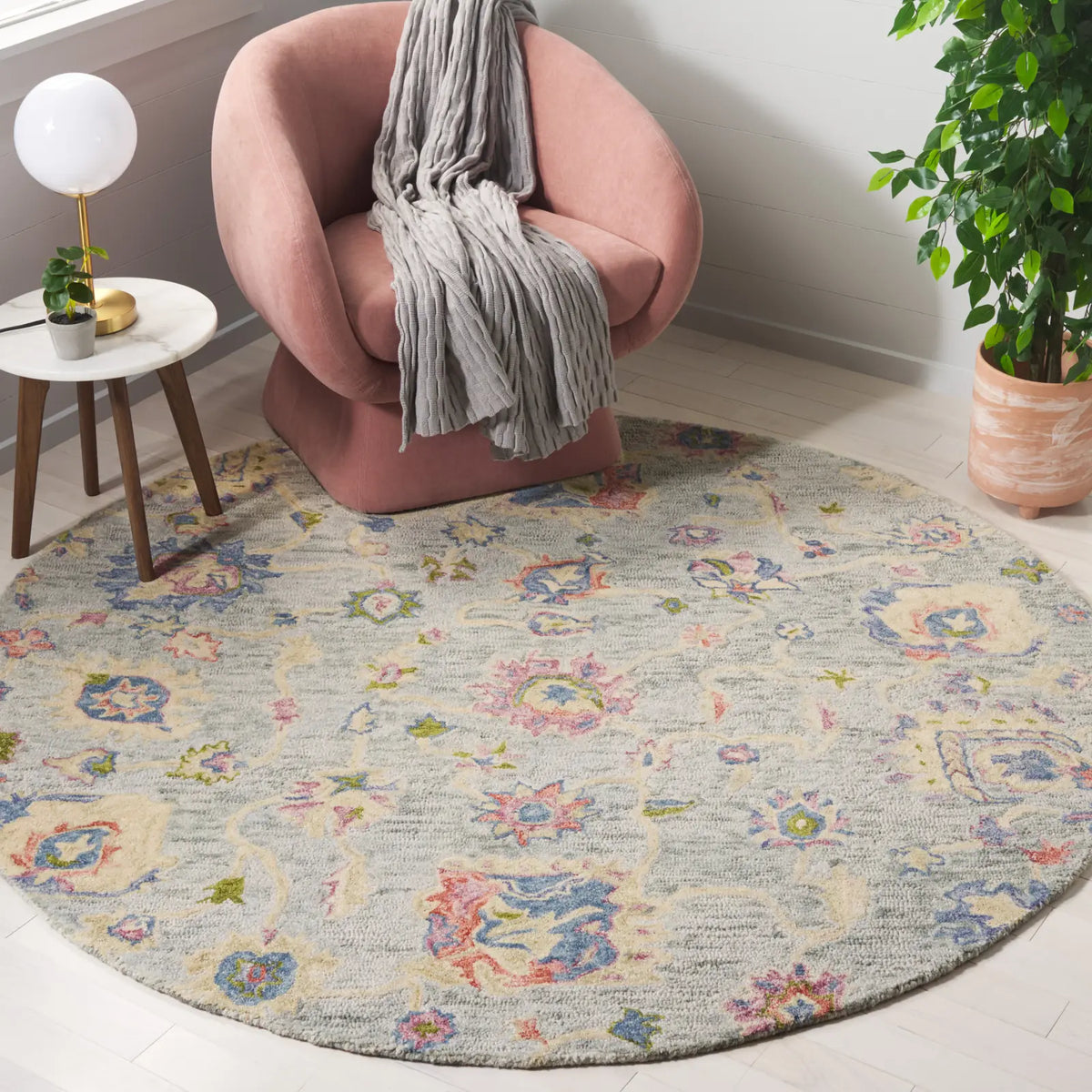 Safavieh Metro 6'-0" x 6'-0" Rug in Blue / Ivory